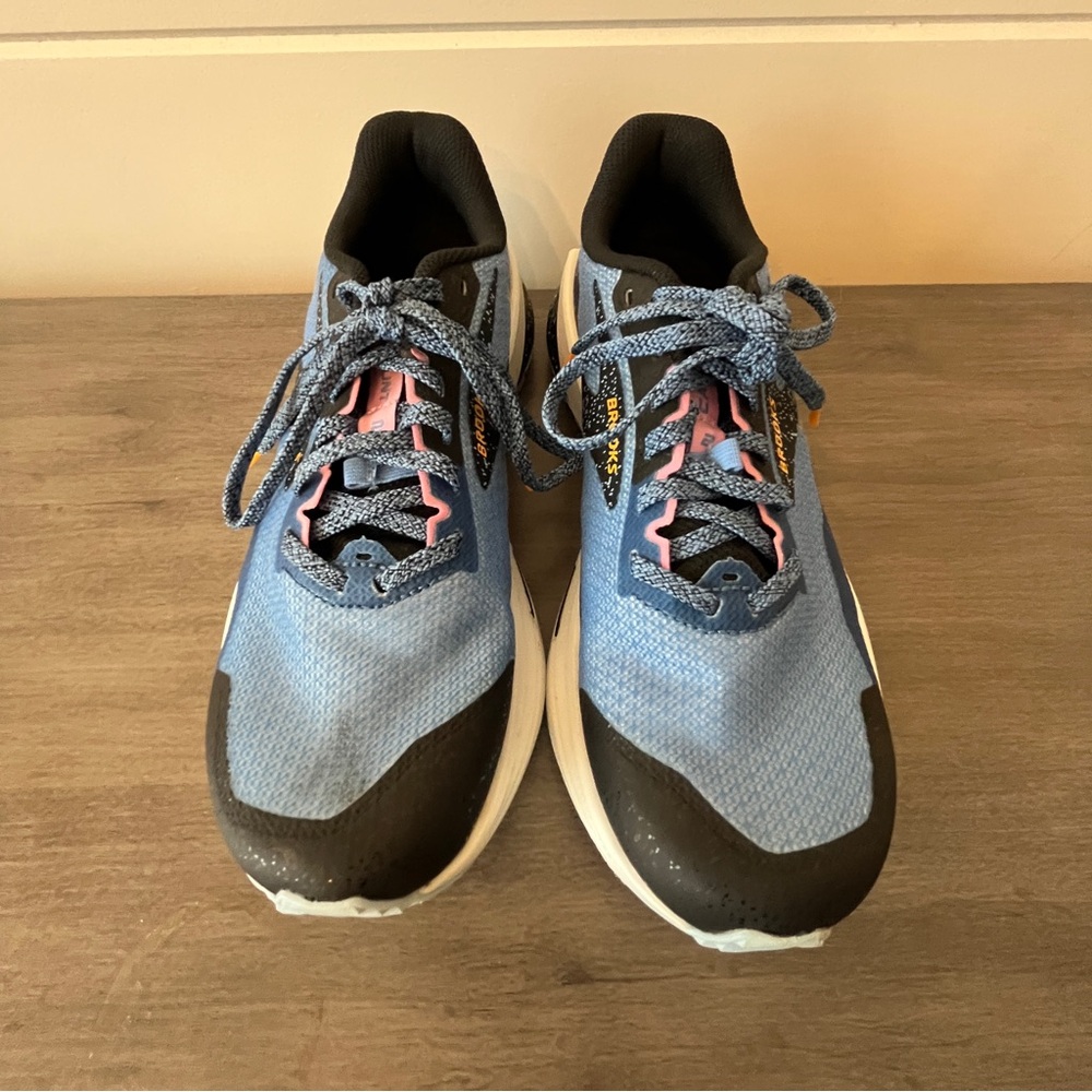 Brooks Women's Blue and Black Athletic Shoes